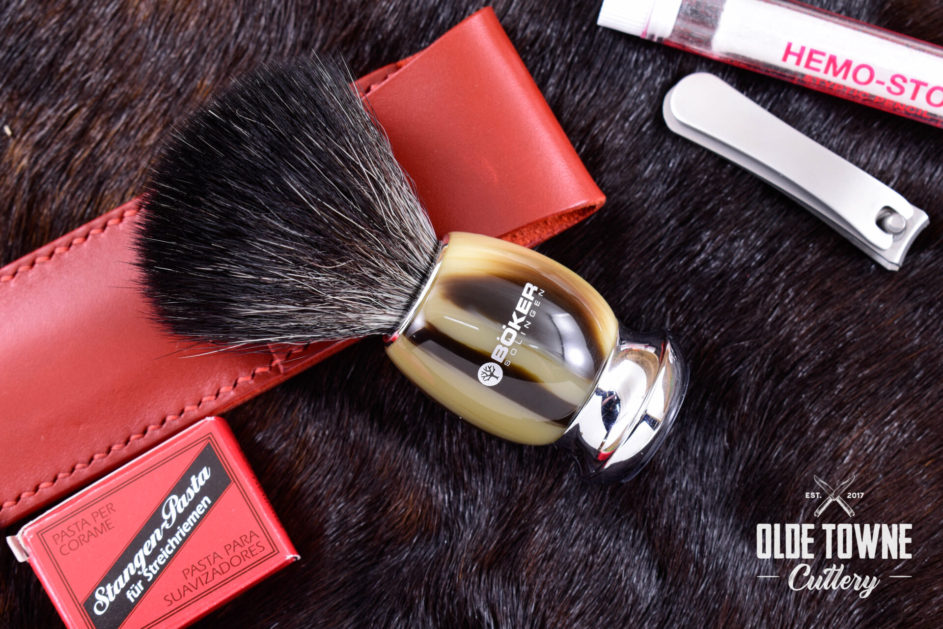 Boker 04BO129 Classic Horn Badger Hair Shaving Brush