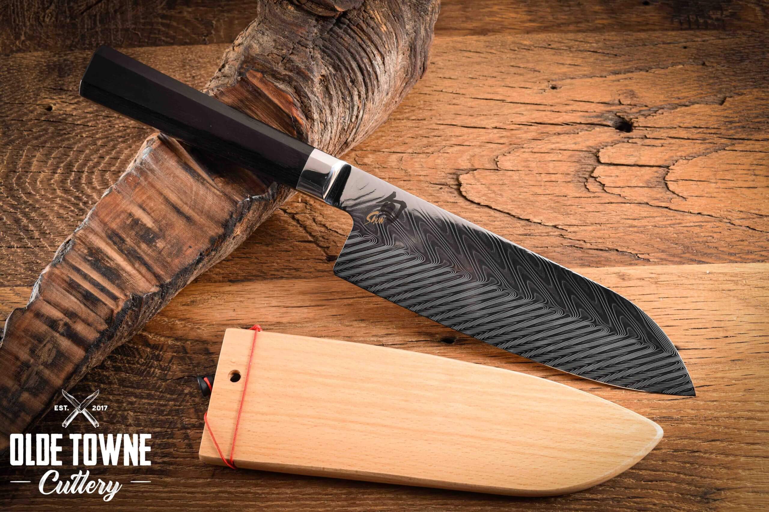 Coltello Shun Santoku Dual Core 7 Pollici - Lama Damasco In Acciaio VG10/VG2, Manico In PakkaWood Ebano, Con Saya In Legno