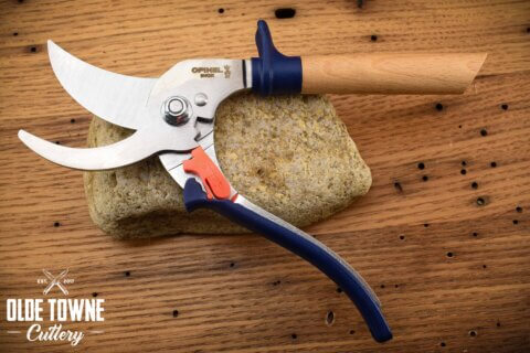 Opinel 001627 Hand Pruner Blue/Beechwood Opinel 001627 Hand Pruner Blue/Beechwood