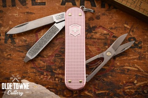 Victorinox VN06221252G Classic Alox Cotton Candy Victorinox VN06221252G Classic Alox Cotton Candy
